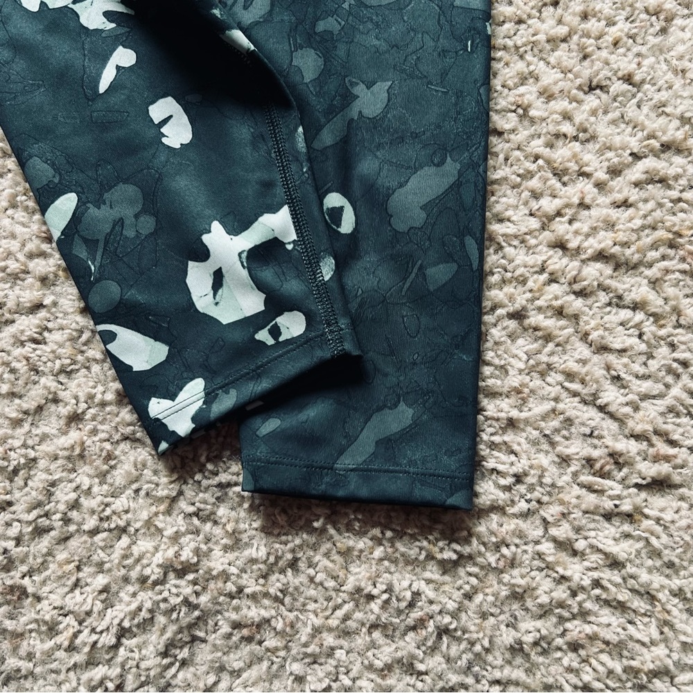 THE NORTH FACE MOTIVATIONAL 7/8 LEGGING JADEITE GREEN SCATTERSHOT PRINT - Picture 8 of 11